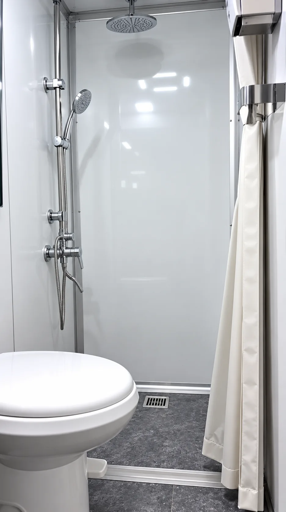 Luxury 6 stall shower restroom trailer entry steps in the 22 ft six-stall shower and restroom combination trailer